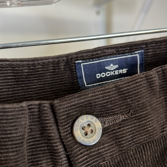 NWT Dockers Flat Front Classic Fit Brown Corduroy Pants- 34x34 - Picture 4 of 8